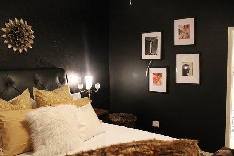black wallpaper bedroom