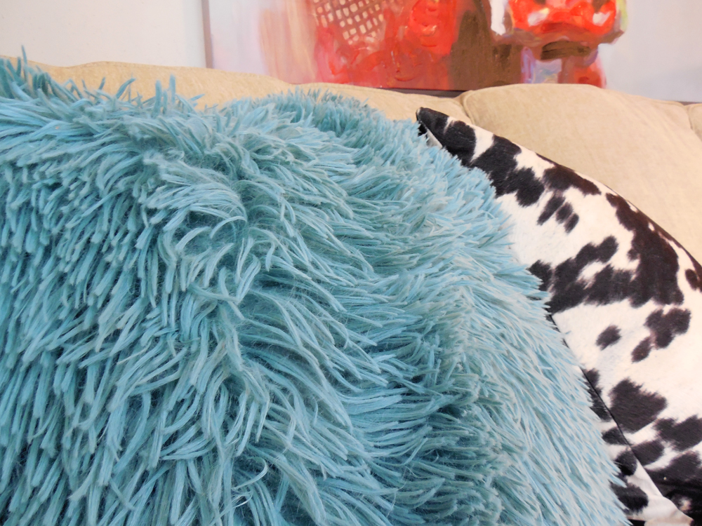 living room tour via whitneyjdecor.com