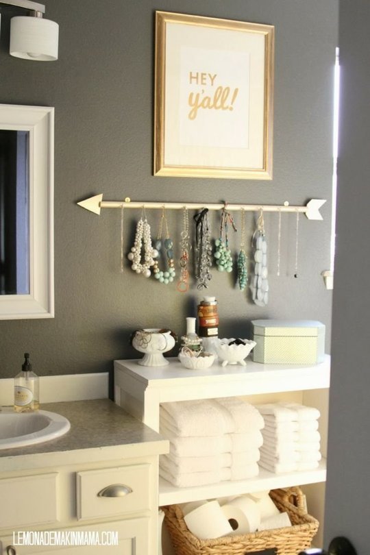 bathroom jewelry storage