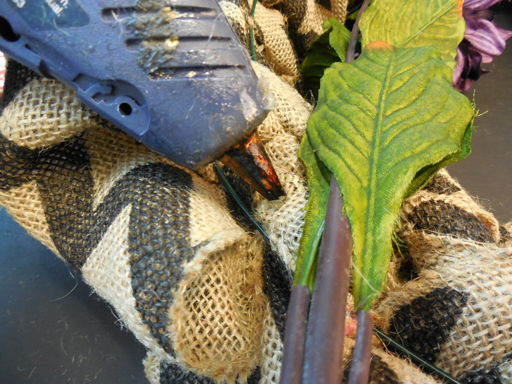 how to make a Fall burlap wreath