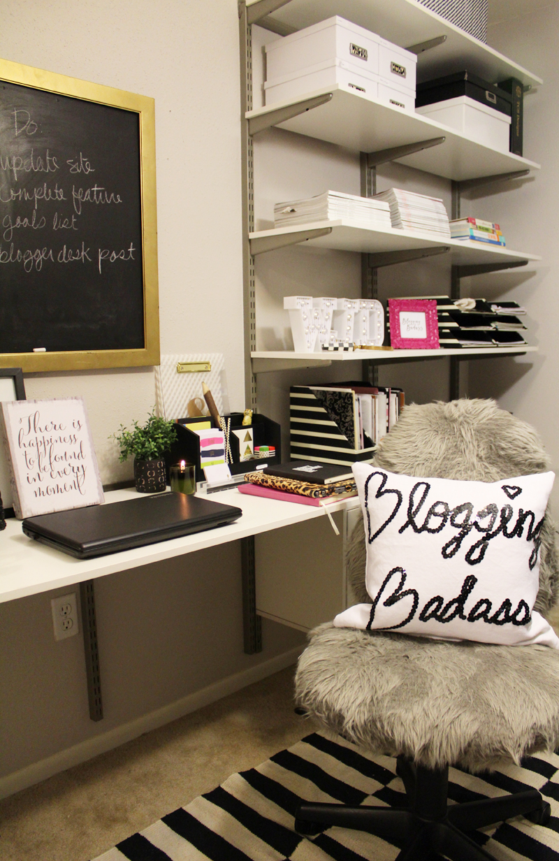 blogger desk