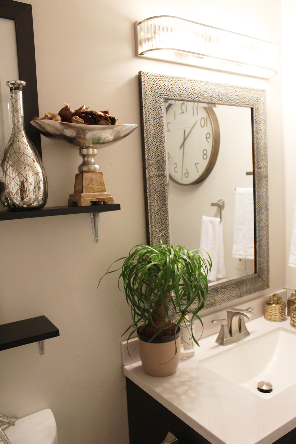eclectic guest bathroom