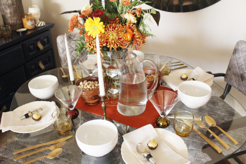 last minute thanksgiving tablescape ideas | Thanksgiving decor | Thanksgiving holiday party | Thanksgiving party | Friendsgiving party