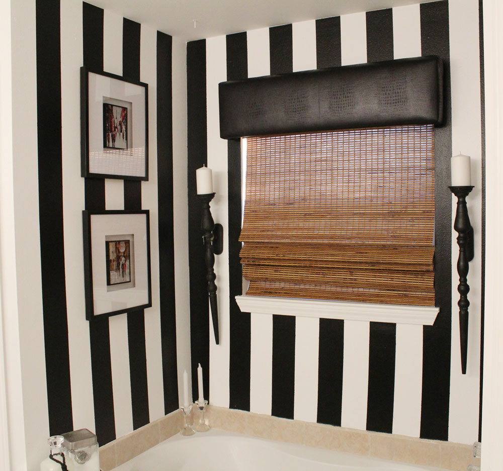 black and white master bathroom | glamorous master bathroom | black and white stripes