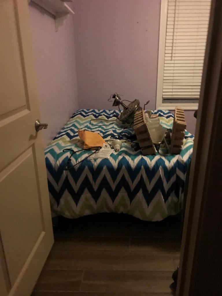 boring before photo | one room challenge week 1 | bold colorful guest bathroom | whitney J Decor | nola decorator | new orleans interior design | new orleans decorator | nola interior designer | nola homes | new orleans homes |