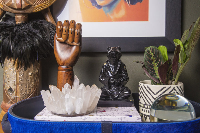 eclectic entryway | eclectic hallway