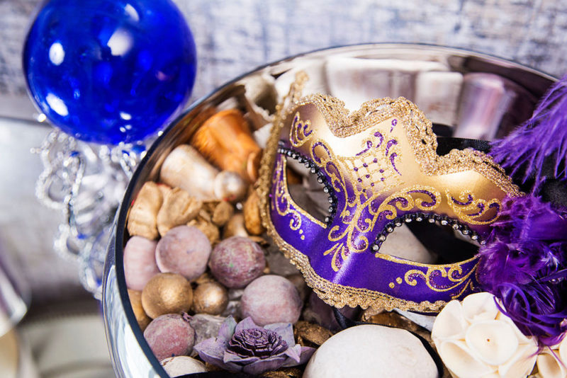 gray and purple entryway with blue and silver accessories