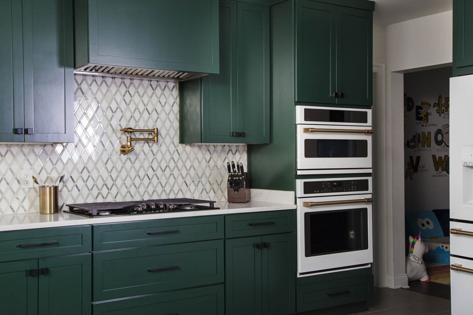 Curated visual reference: Green Kitchen Renovation Photo Inspiration